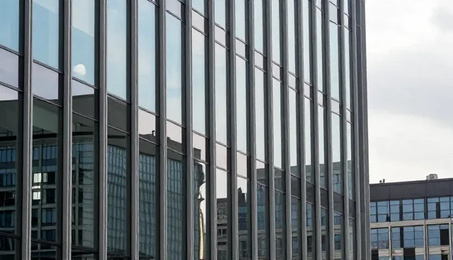 手机网站开发:上海企业建站的数字化转型新路径